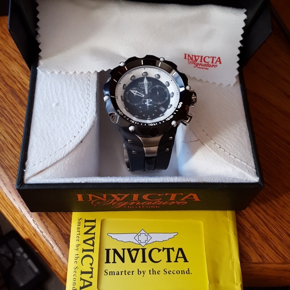 Invicta Venom II model 11708 Signature Series